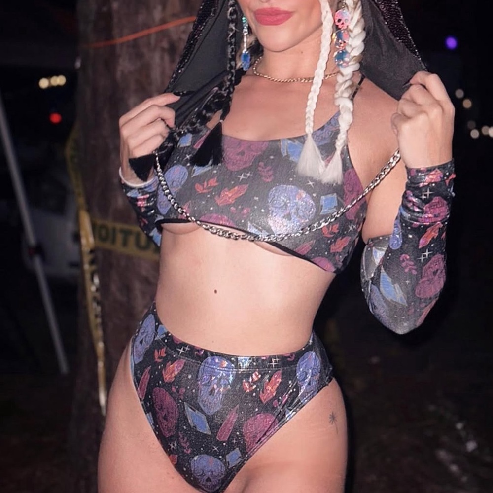 Freedom ravewear shimmery skull set with sleeves
